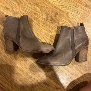 Aquatalia Italian leather boots size 9